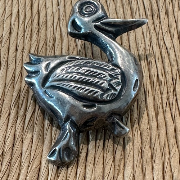 DUCK/BIRD brooch stamped “silver, made in Mexico, handmade” - Picture 9 of 9